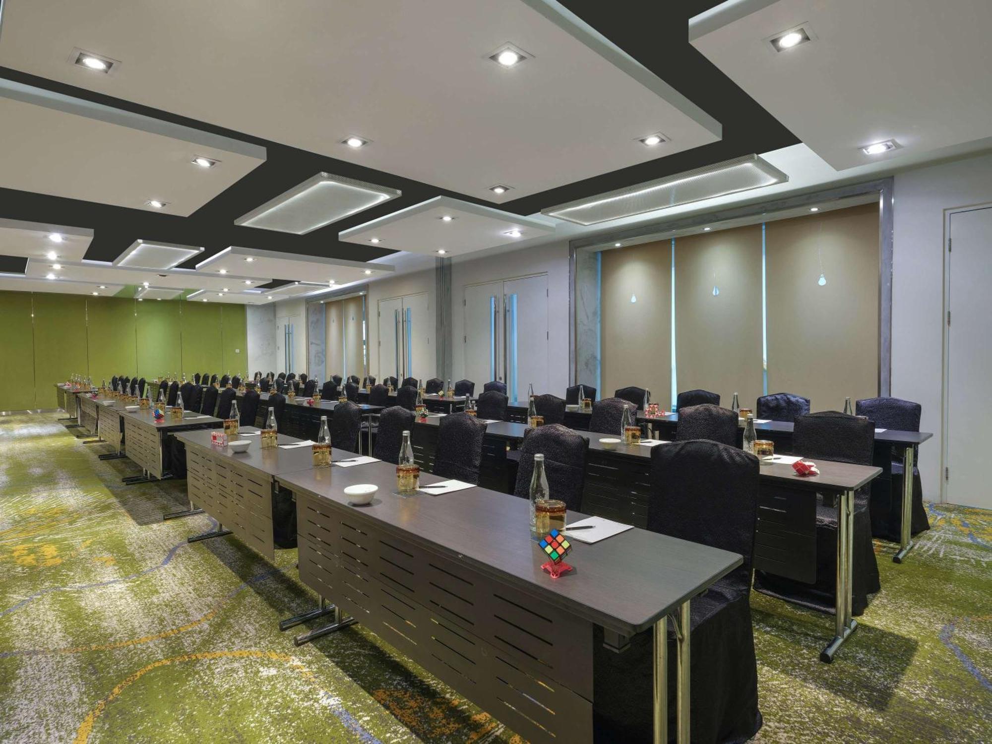 Pullman Jakarta Central Park Eksteriør bilde Meeting room