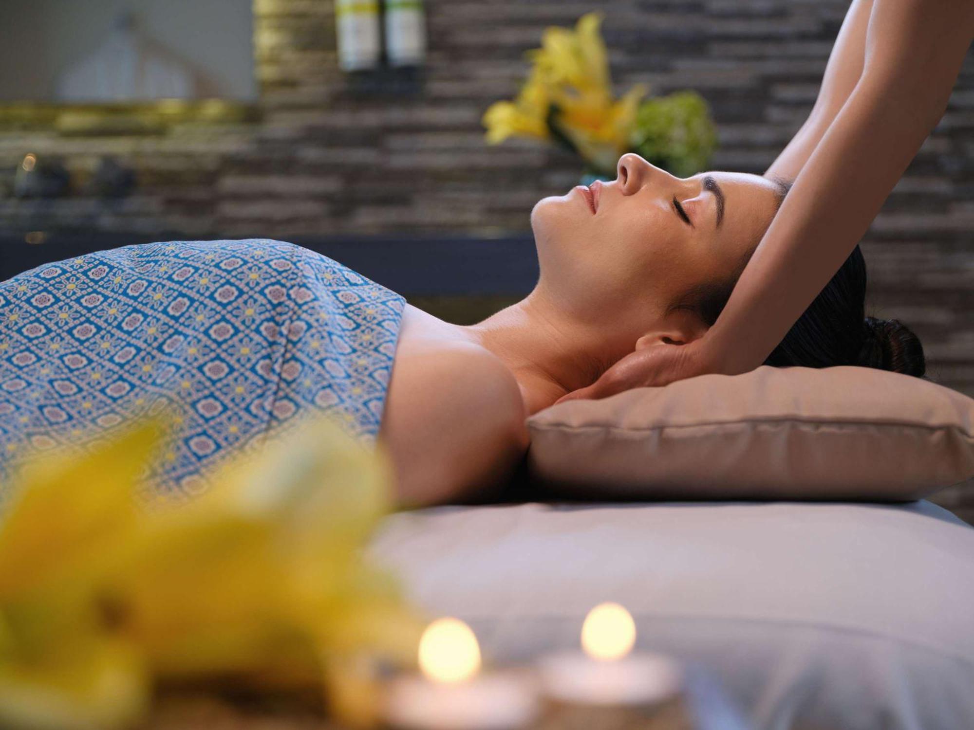 Pullman Jakarta Central Park Eksteriør bilde Thai head massage