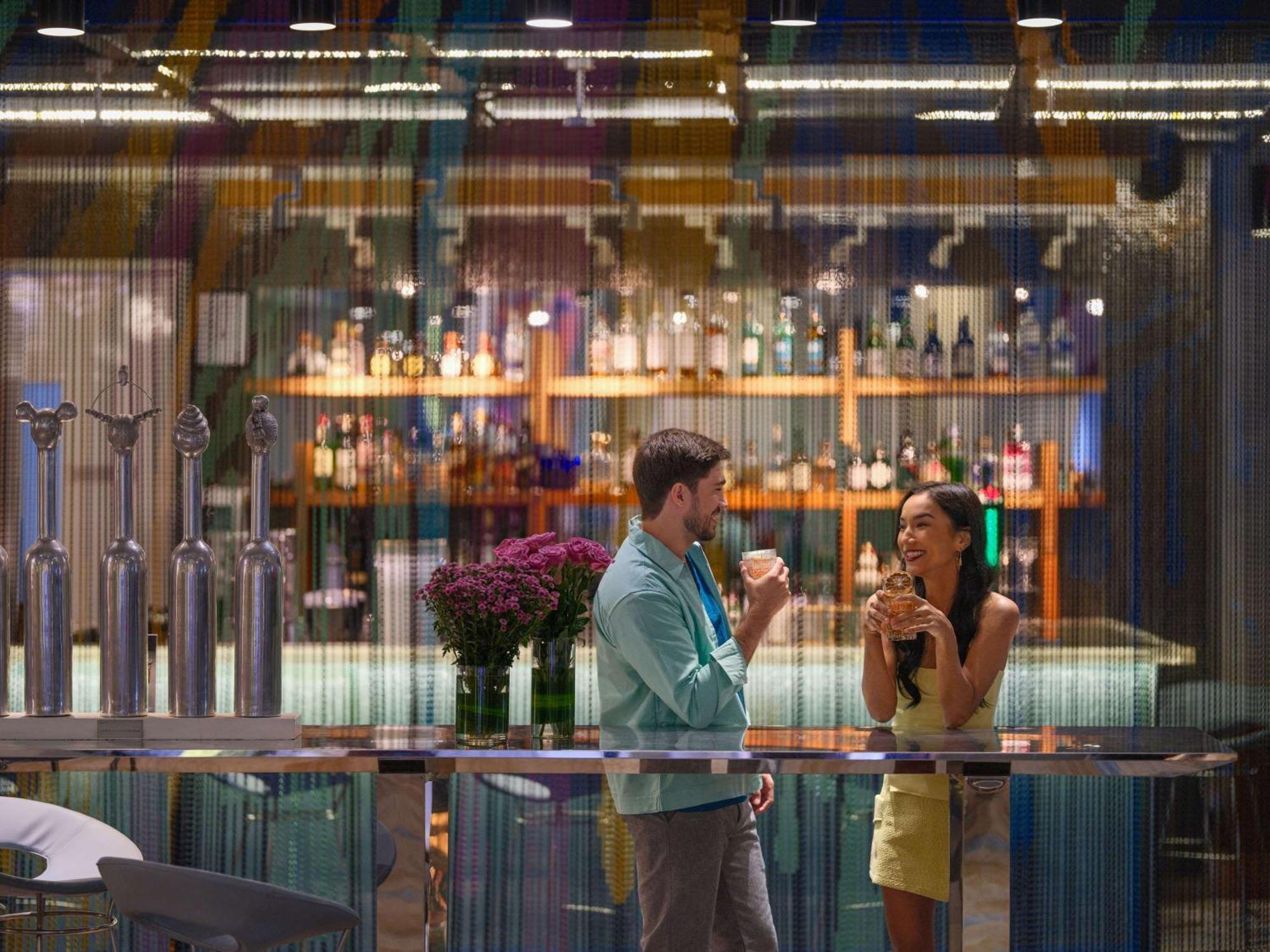Pullman Jakarta Central Park Eksteriør bilde The bar at the 101 bar