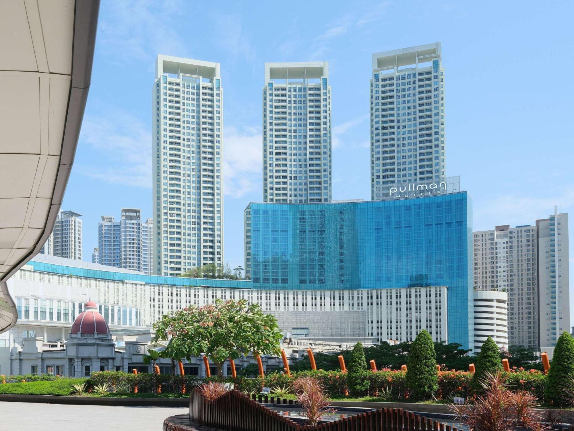 Pullman Jakarta Central Park Eksteriør bilde The complex in 2016